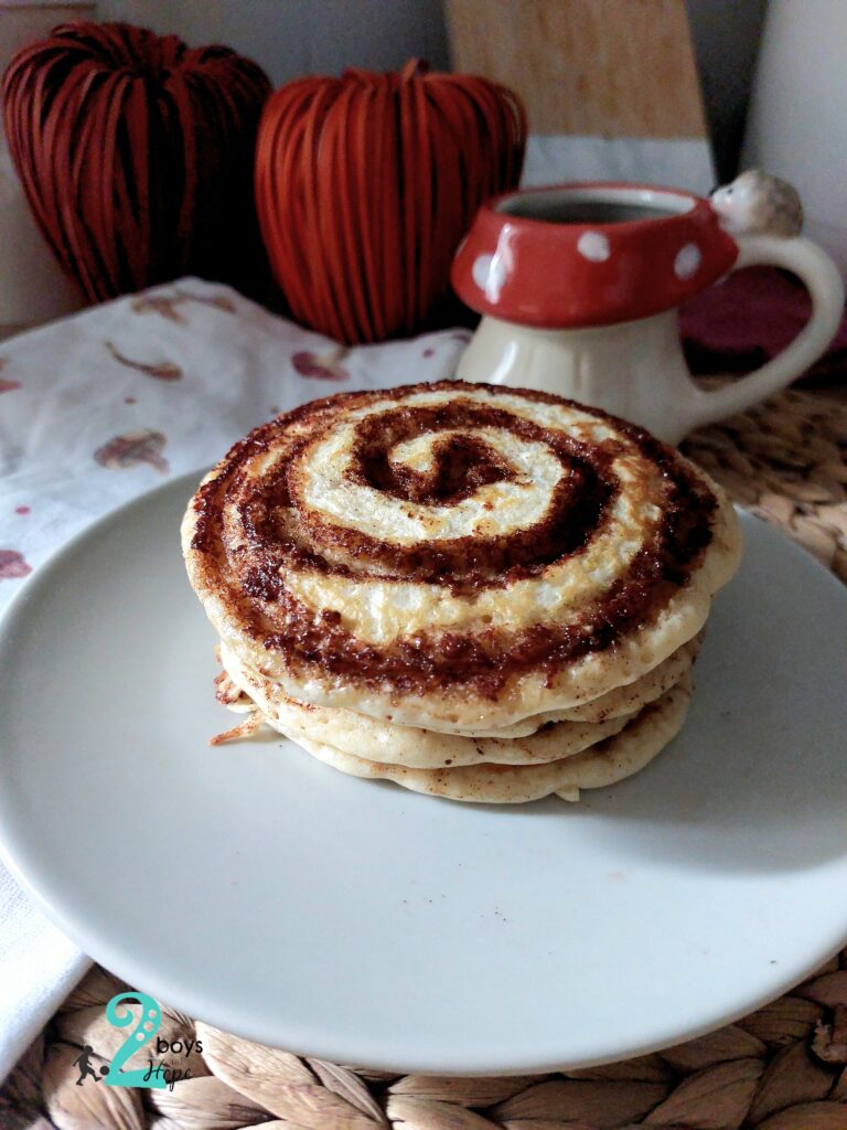 Cinnamon roll pancakes