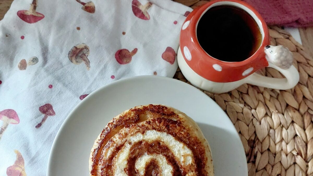 Cinnamon roll pancakes