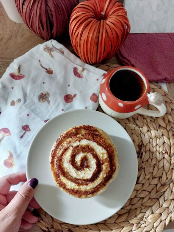 Cinnamon roll pancakes